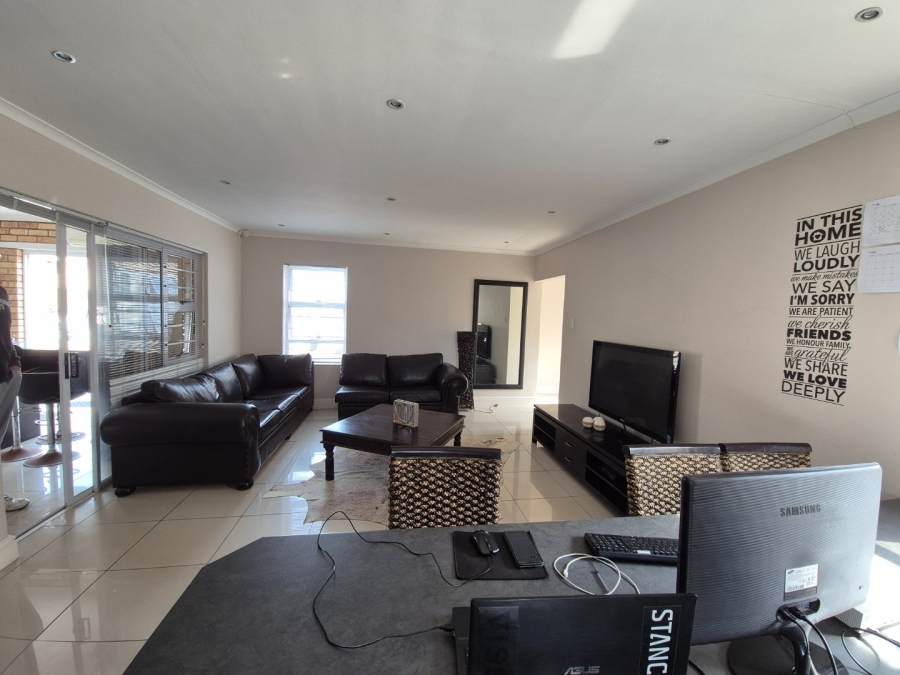 4 Bedroom Property for Sale in Bluewater Bay Eastern Cape